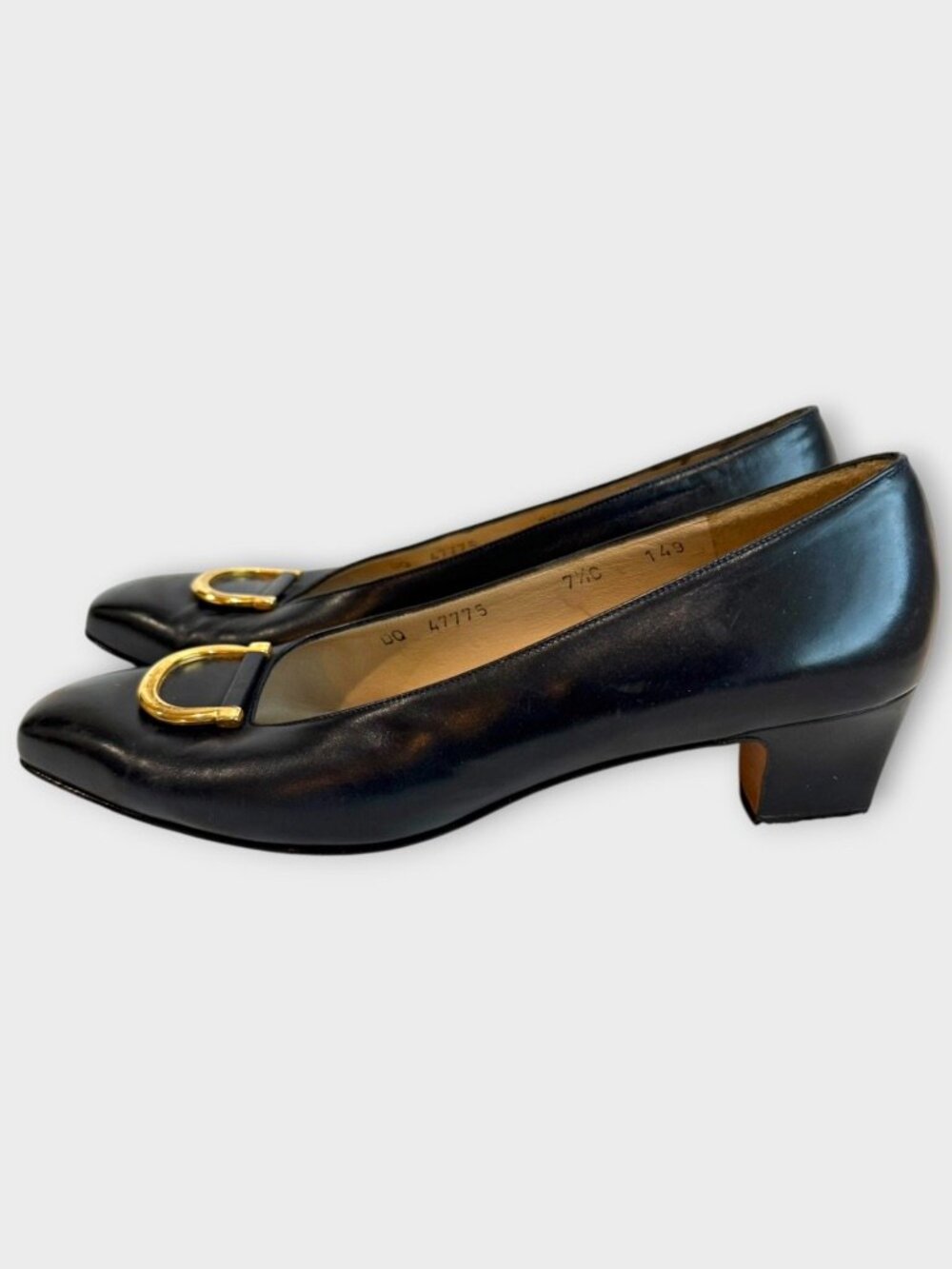 Vintage Salvatore Ferragamo Navy Blue Leather Gold Buckle Almond Toe Pumps 7.5 C